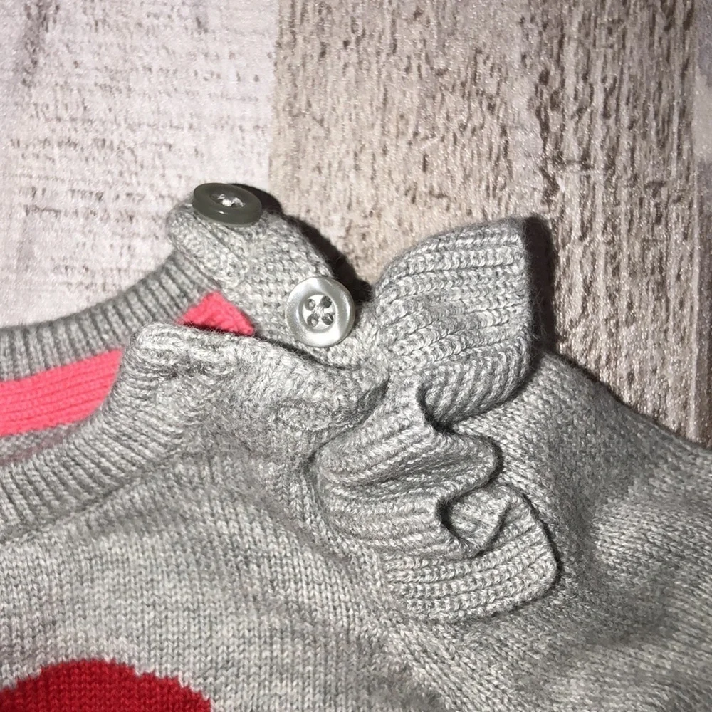 Baby Gap grey rainbow heart sweater with ruffle sleeves size 0-3 months